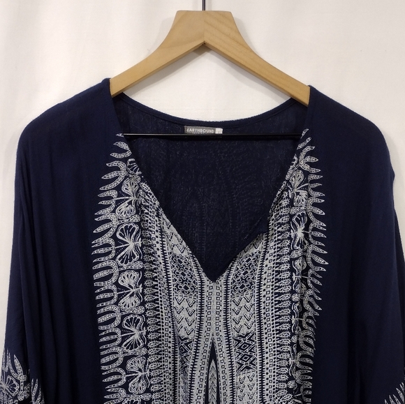 Earthbound Butterfly Style Shirt Aztec Print Poncho Women's L Blue White Boho - Picture 3 of 7
